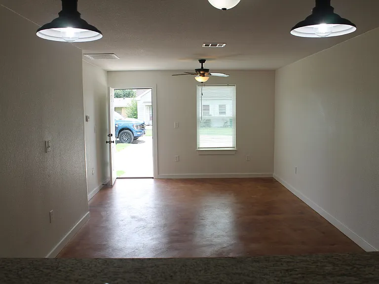 301 E Bowie Ave #A — Photo 14