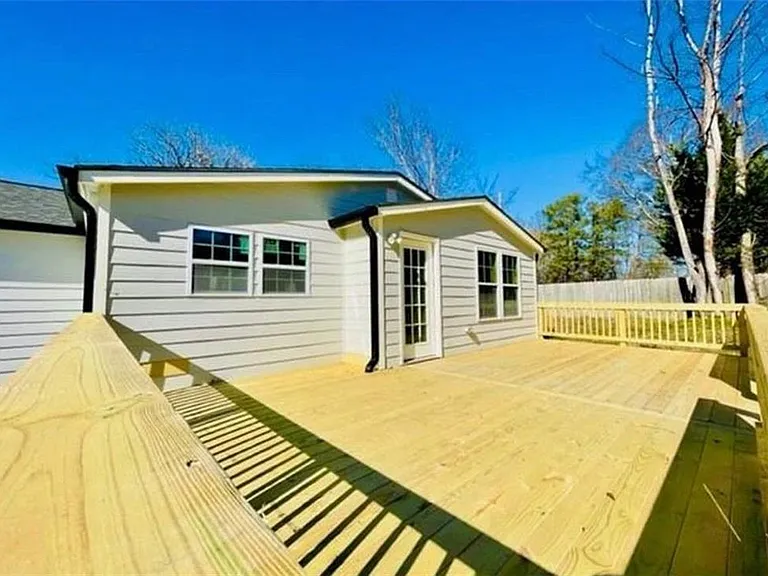 3315 Plantation Rd — Photo 12