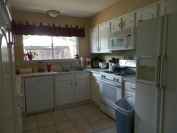 4th image of 1118 Heiden Ct