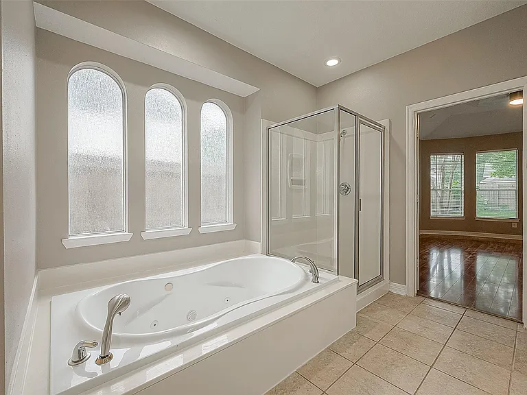 5910 Misty Island Ct — Photo 28