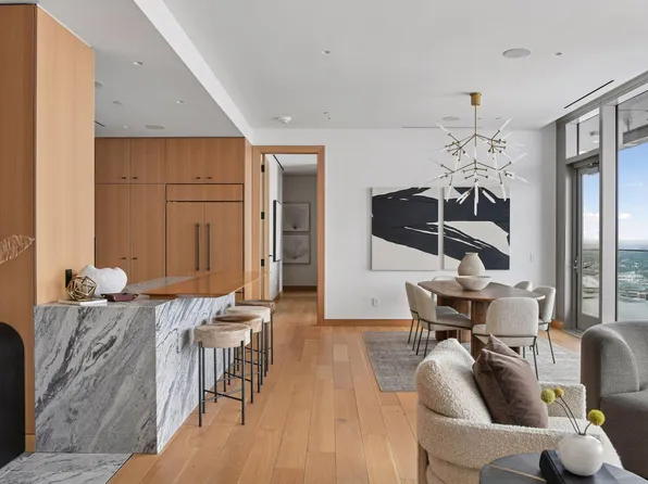 255 Hennepin Ave #3304, Minneapolis, MN 55401