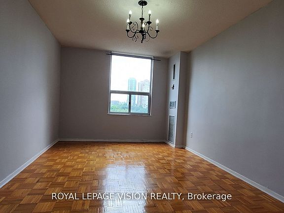 3rd image of 20 Edgecliff Golfway #1202