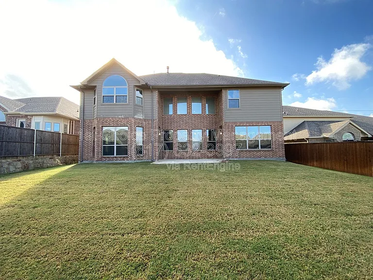 927 Bentley Dr — Photo 36