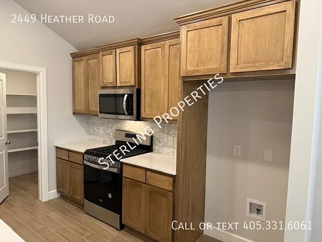 2449 Heather Rd — Photo 10