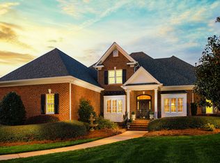19208 Peninsula Shores Dr, Cornelius, NC 28031