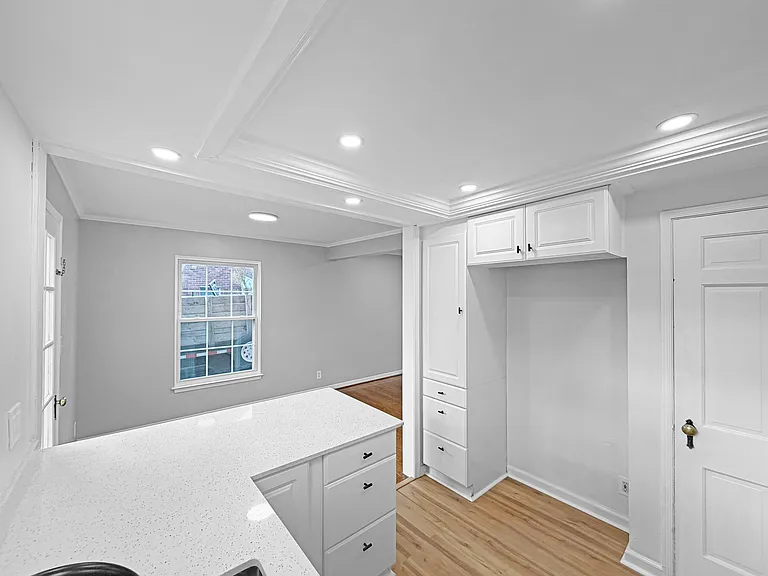 3746 Brewster St — Photo 5