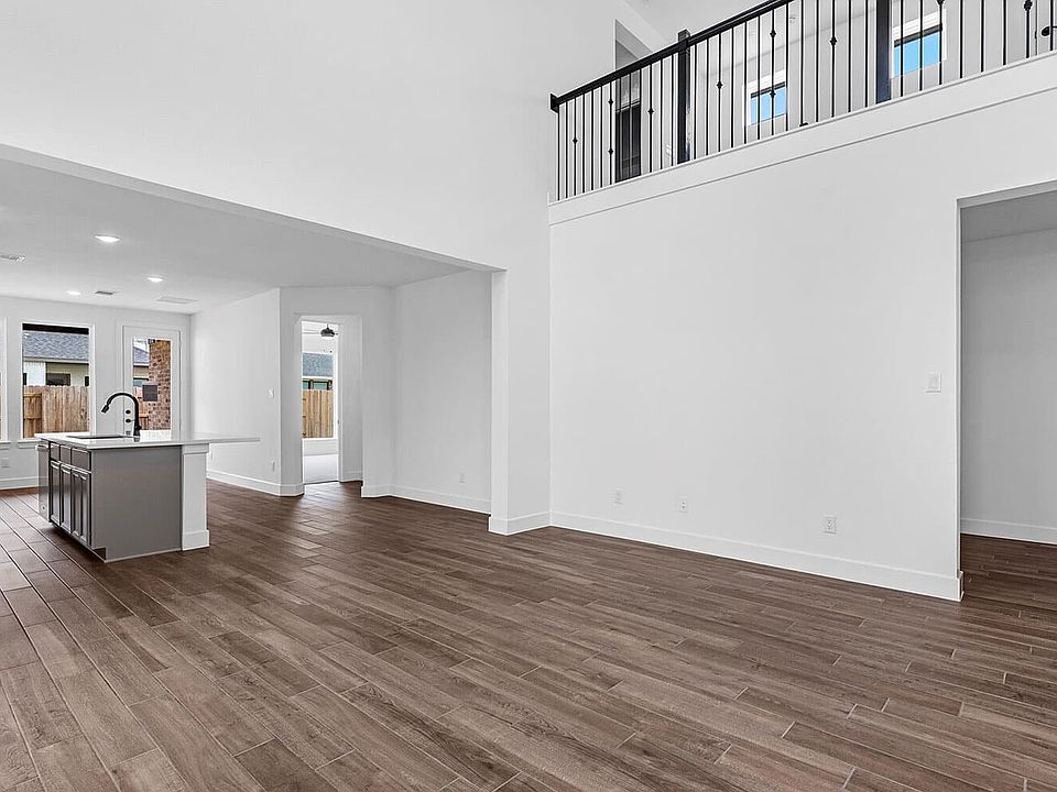 Rutgers Living Room and Kitchen