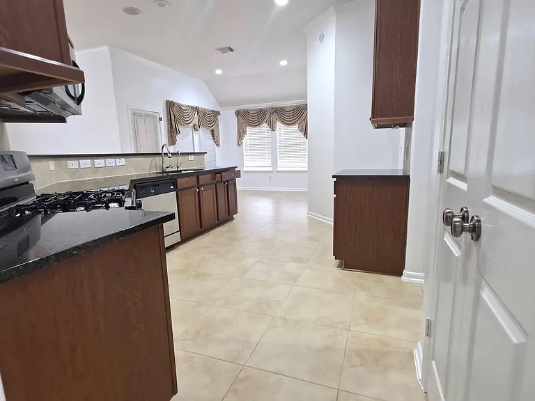 7011 Bedias Creek Ct — Photo 8