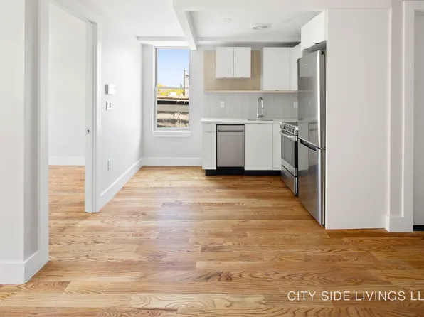 998 Carroll Street image 2 of 11