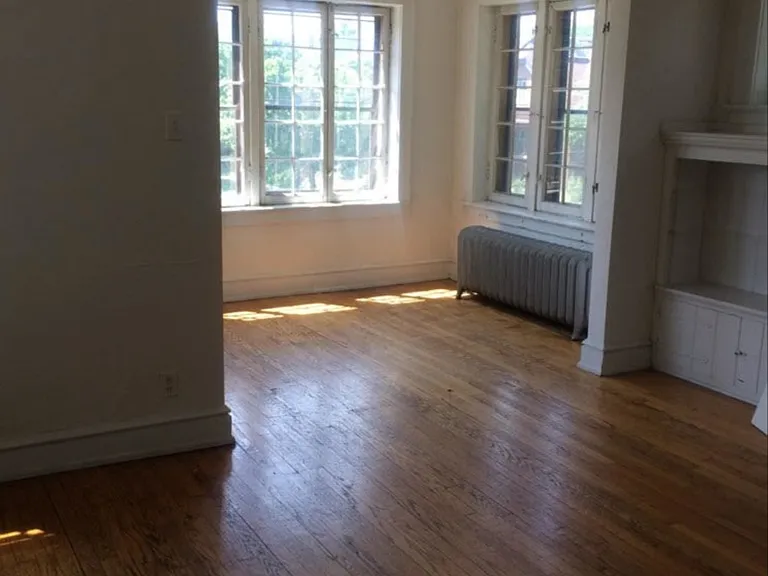 2526 N Maryland Ave #1 — Photo 3