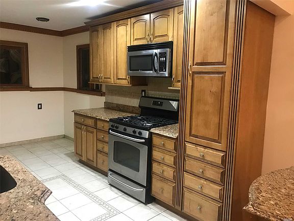 5th image of 40 Foxwood Dr E