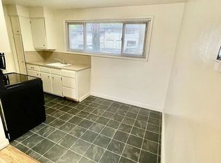 5042 S Corbett Ave APT 12, Portland, OR 97239