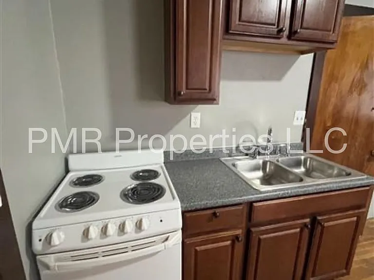 224 S 8th St — Photo 2
