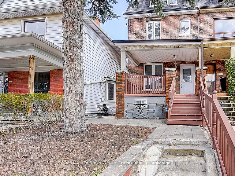 245 Montrose Ave #UPPER — Photo 2