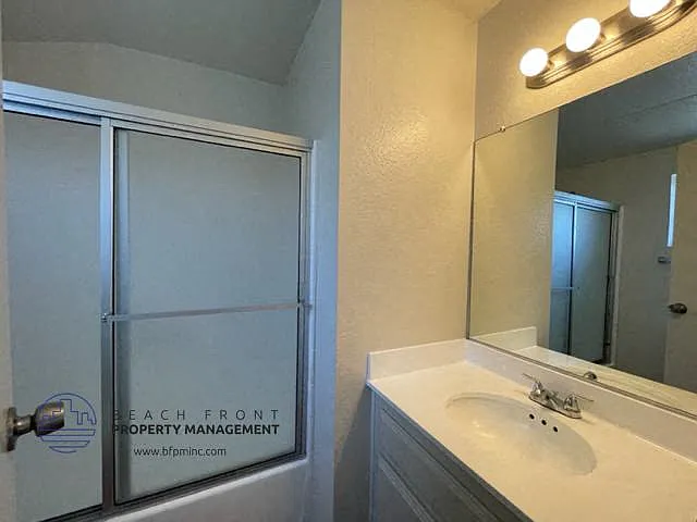 4609 W. 159th St — Photo 3