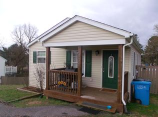 1001 Mohawk Ave NE, Roanoke, VA 24012