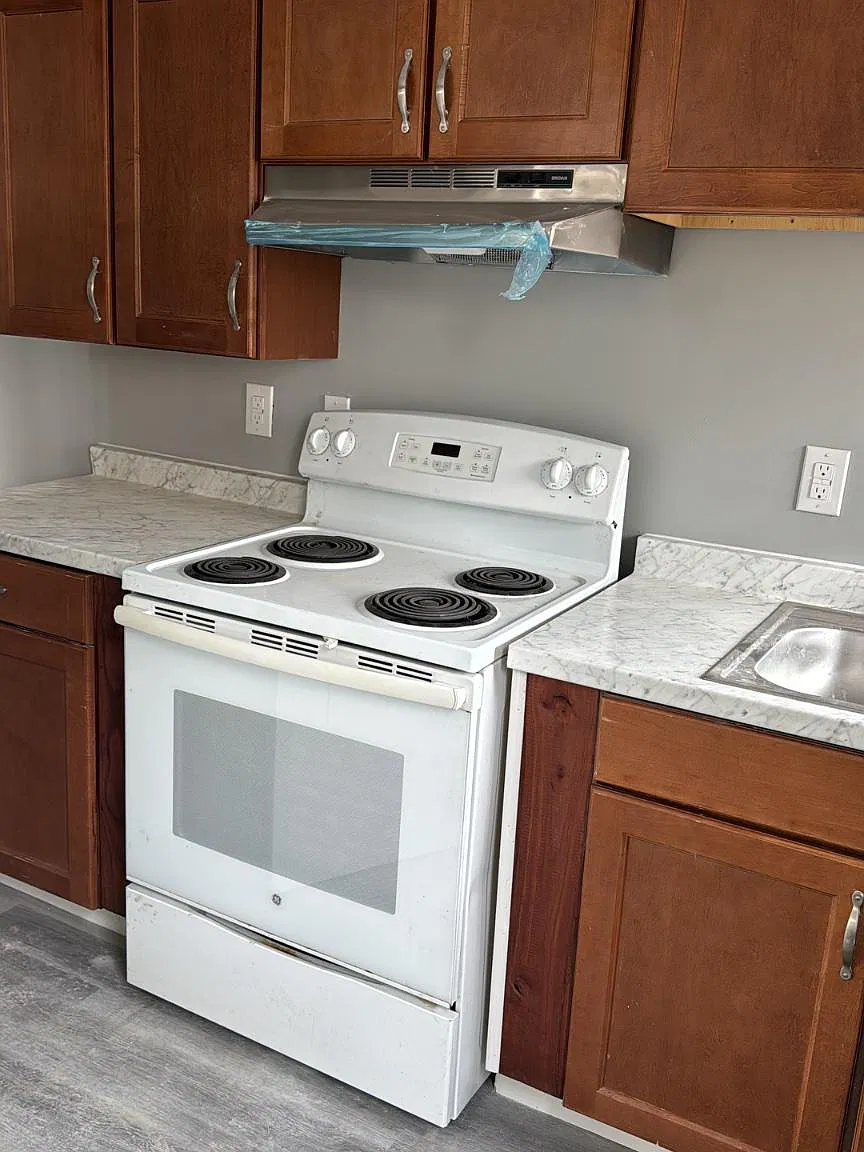 3 bed, 1.0 bath, 1746 sqft, $1,500 — Photo 3