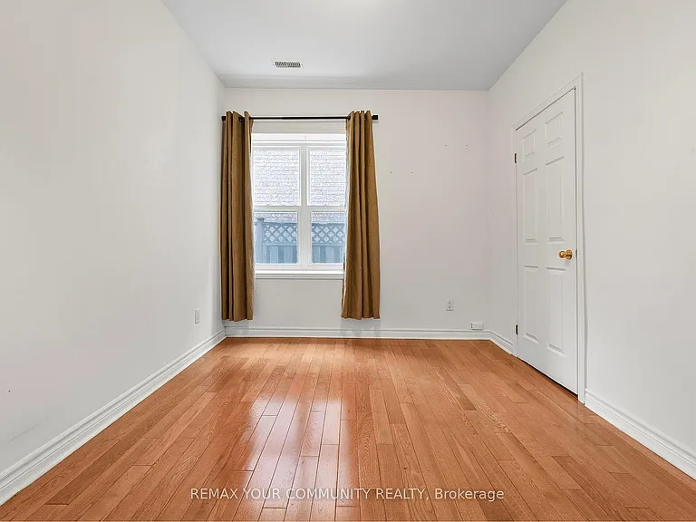 151 Dovercourt Rd #1 — Photo 8