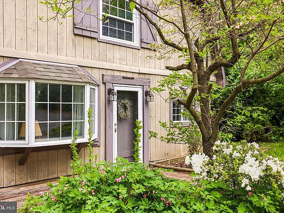 4th image of 2963 Spring Valley Rd
