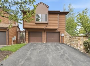 2 Powderhorn Dr, Rockaway Twp., NJ 07866