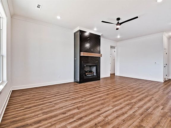 5th image of 2818 Rife Cir