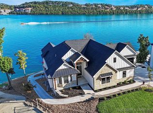 1603 Grand View Dr, Sunrise Beach, MO 65079