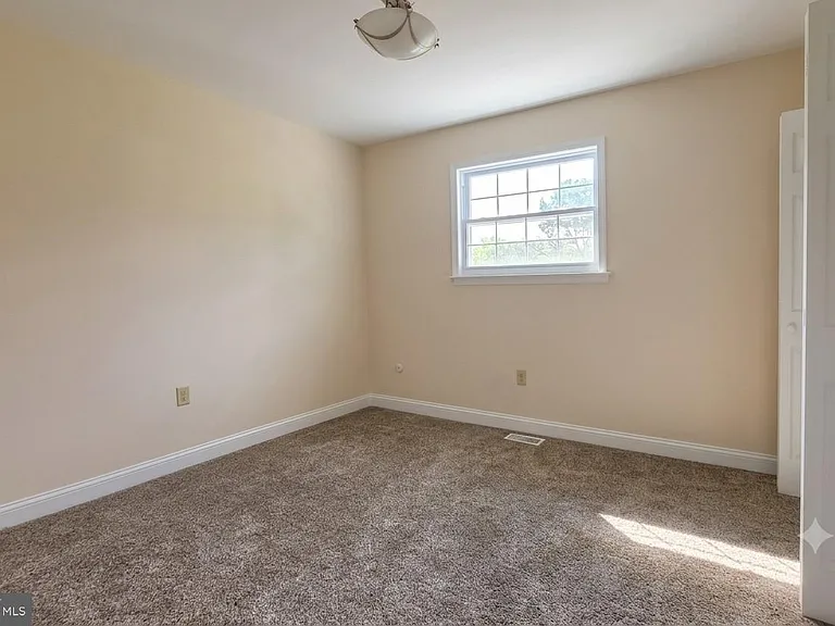 29 Fomalhaut Ave — Photo 14
