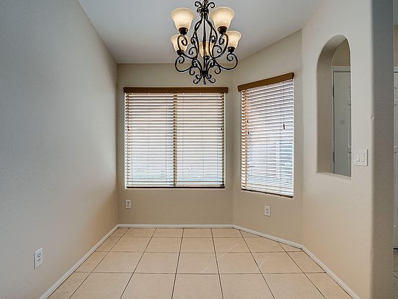 3rd image of 40935 W Thornberry Ln