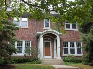 2555 N Summit Ave, Milwaukee, WI 53211