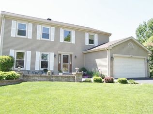 304 Oakbrook Ct, Bartlett, IL