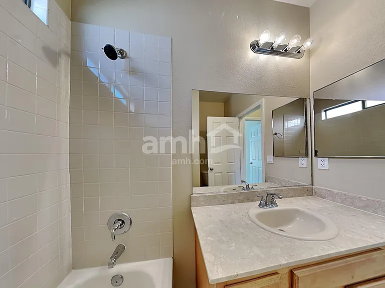 8288 Amtrak Express Ave — Photo 15