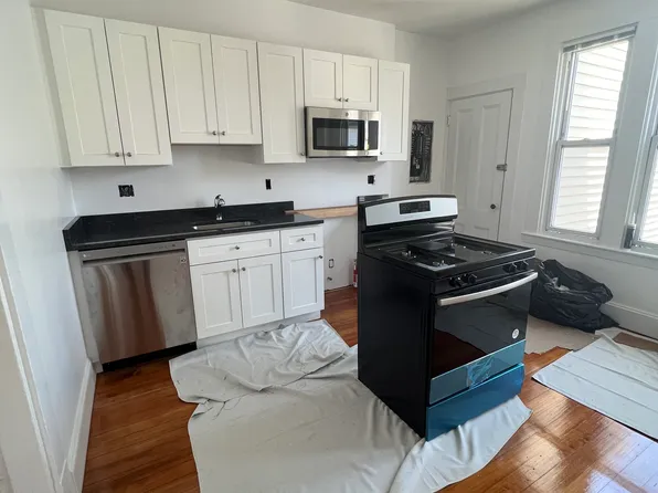 1427 Cambridge St, Cambridge, MA