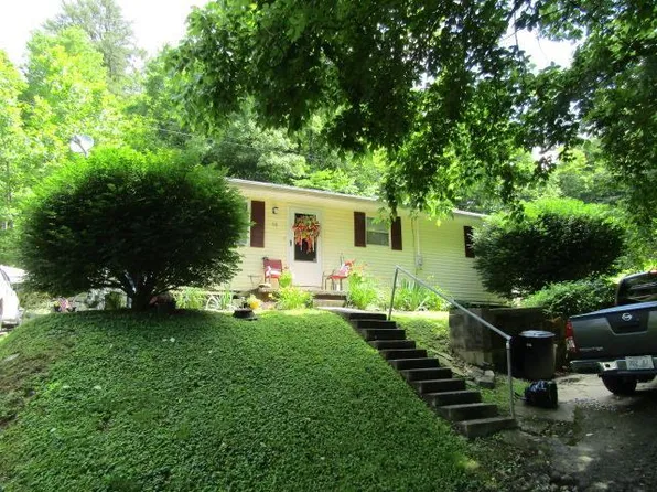 58 Hager Hill Loop, Hagerhill, KY 41222