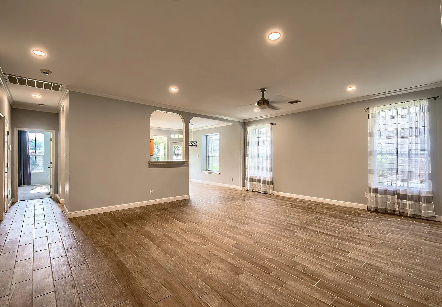 3 bed, 2.0 bath, 1584 sqft, $1,700 — Photo 4
