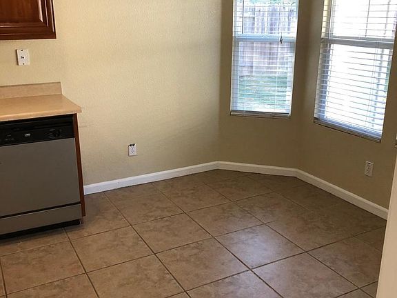 4th image of 311 Earl Ave