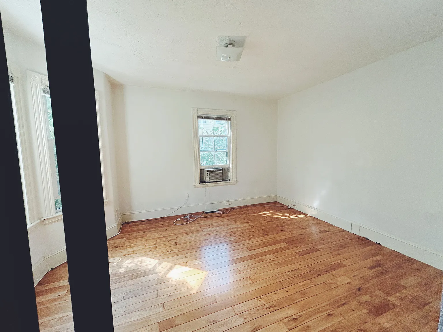 3 bed, 1200 sqft, $1,100 — Photo 3