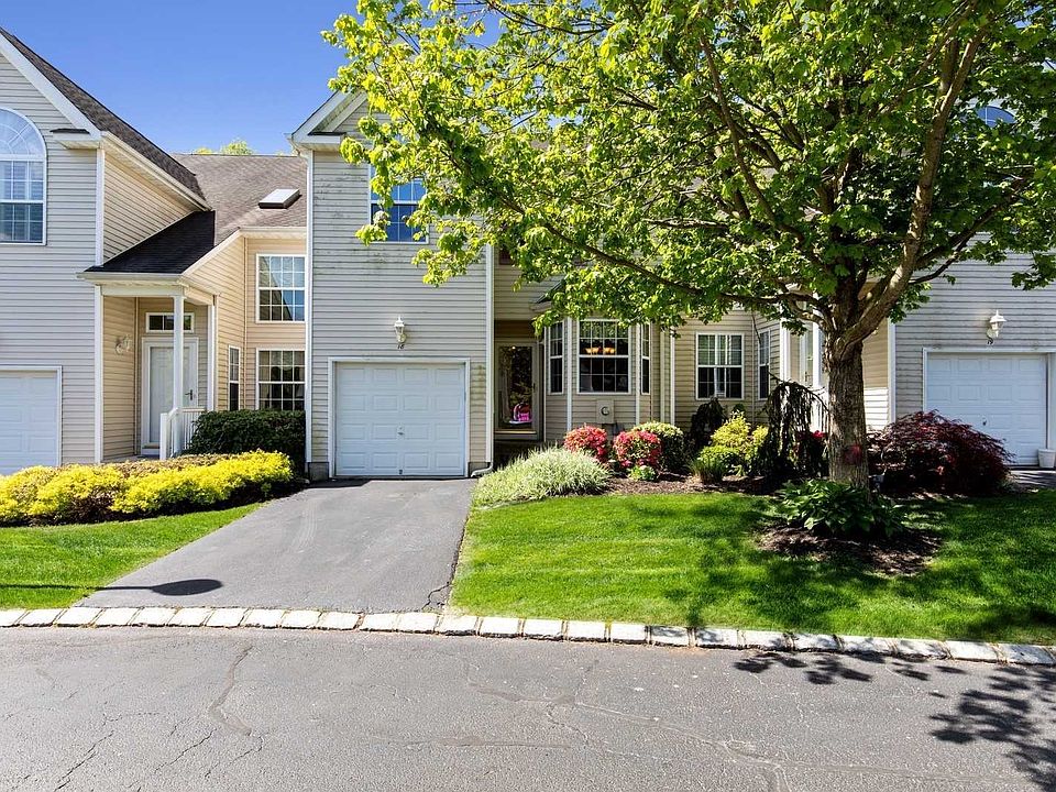 1st image of 18 Cranberry Cir
