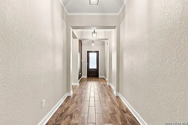 3 bed, 2.0 bath, 1884 sqft, $2,700 — Photo 3