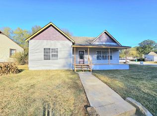 302 Hollywood Dr, Jackson, TN 38301