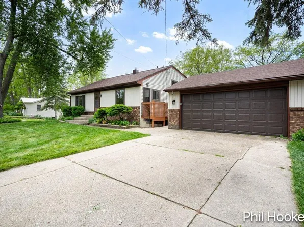 3315 Canal Ave SW, Grandville, MI 49418