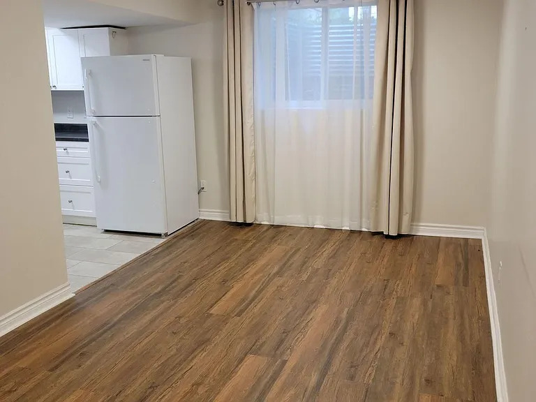 20 Mowat Cres #LOWER — Photo 20