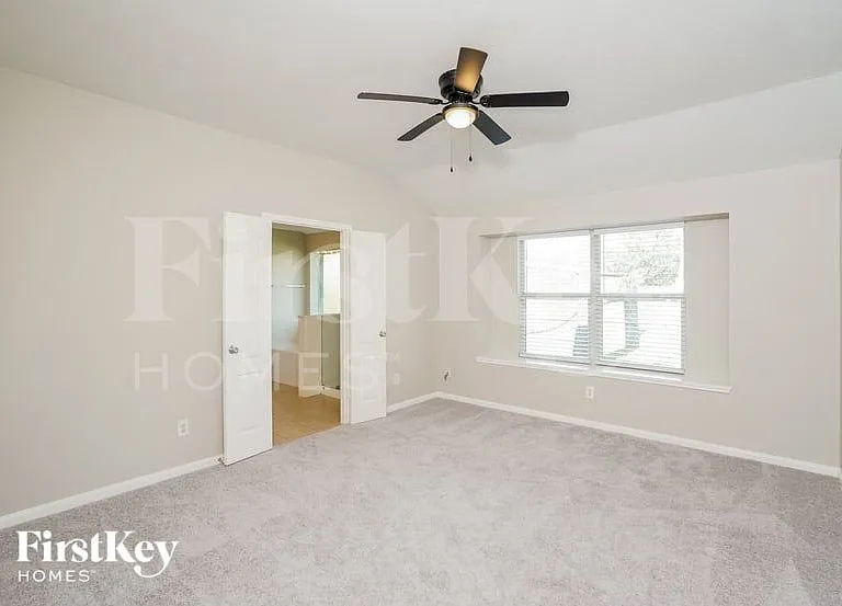 3310 Rainport Dr — Photo 8