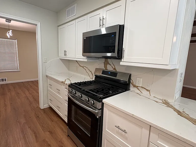615 Oak Forest Dr — Photo 8