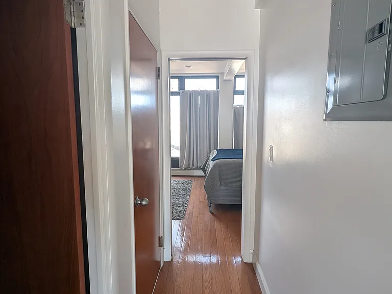 453 Macon St #4 — Photo 9