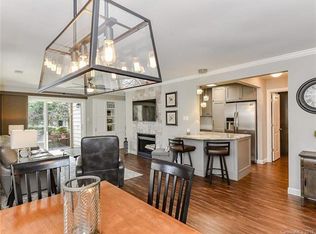 1109 E Morehead St APT 13, Charlotte, NC 28204