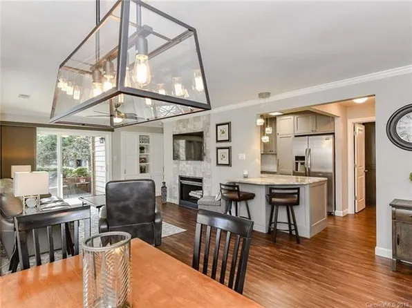 1109 E Morehead St, Charlotte, NC