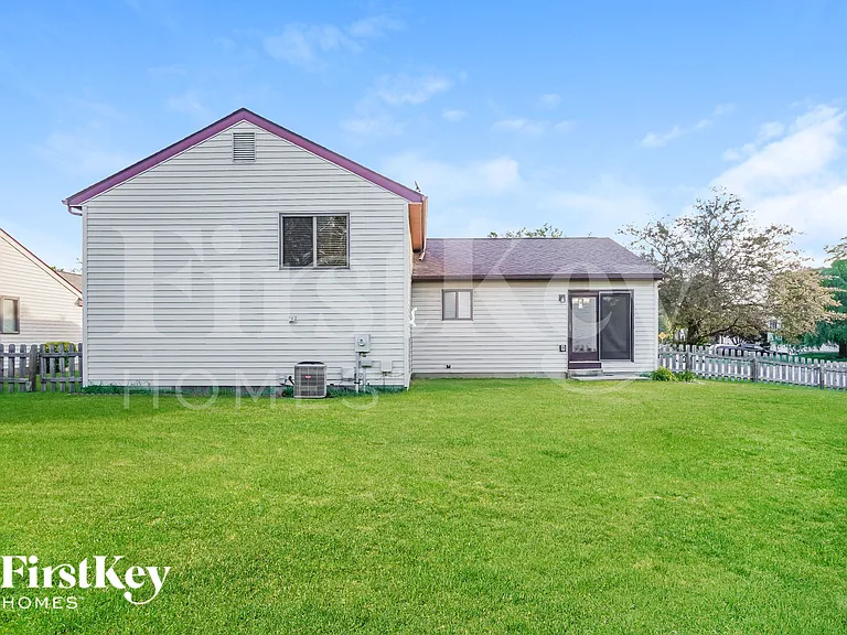 4033 Erin Ln — Photo 15