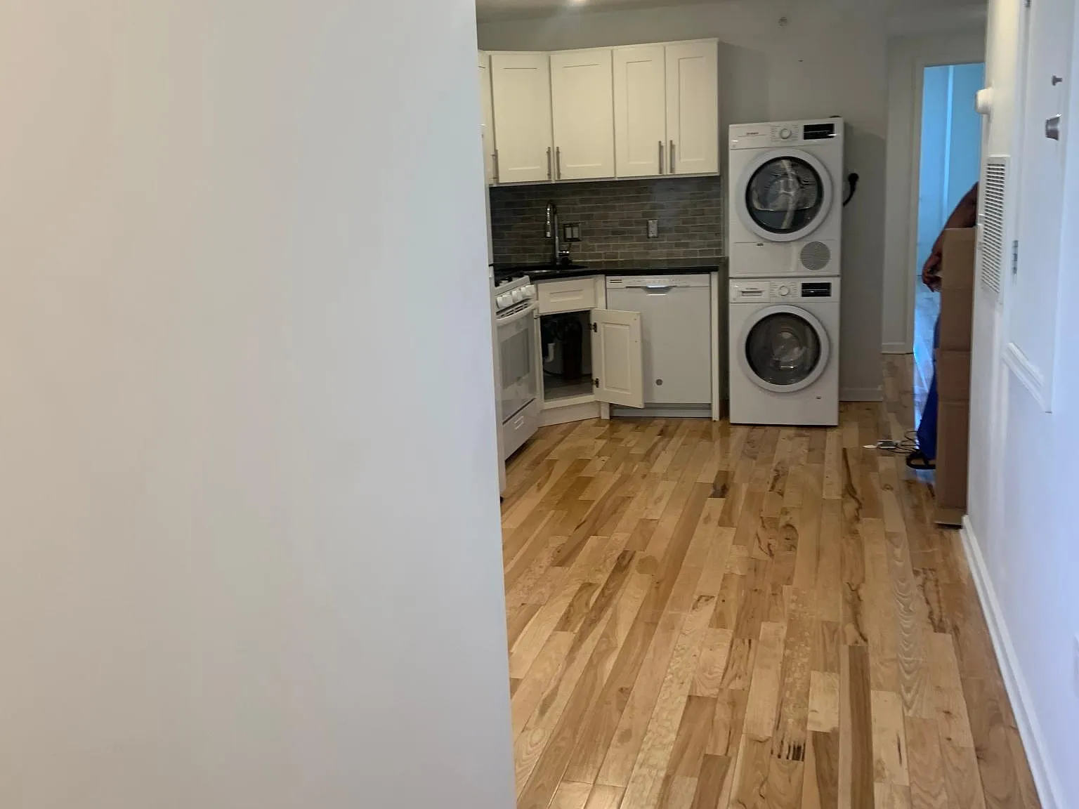 2 bed, 526 sqft, $1,595 — Photo 3