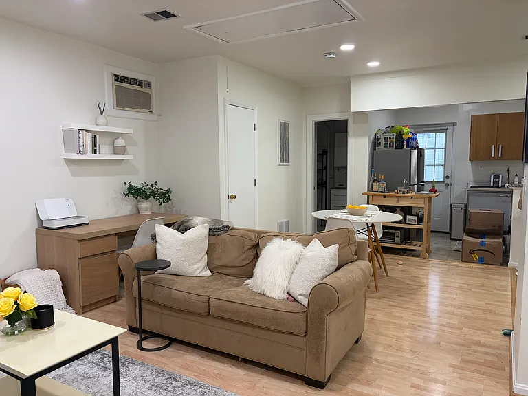 101 Harvard St #4 — Photo 4