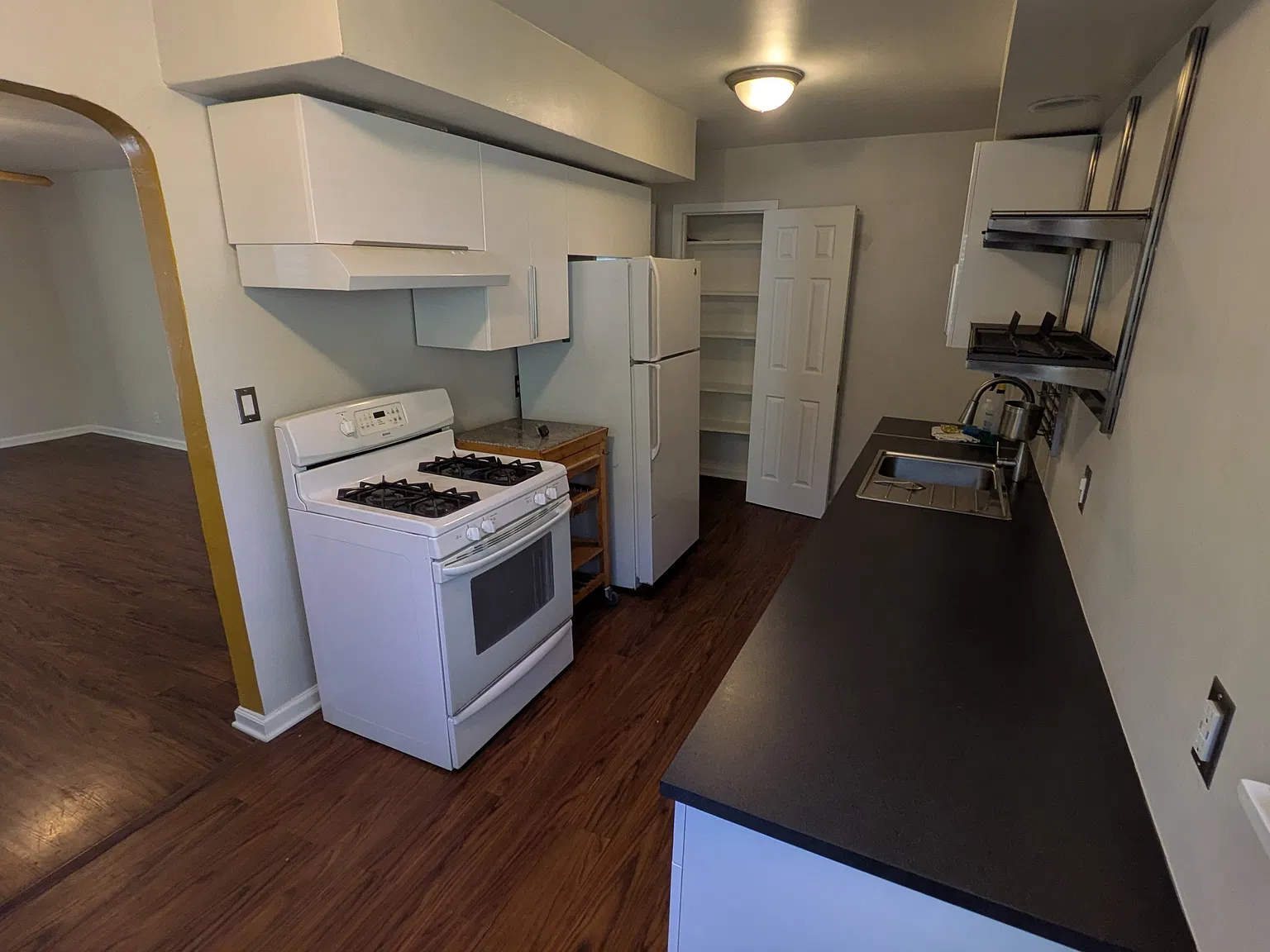 2 bed, 800 sqft, $1,850 — Photo 4